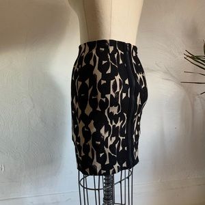 ANN TAYLOR Full Zip Stretch Mini Skirt Geometric Maximalist Animal Print Batik